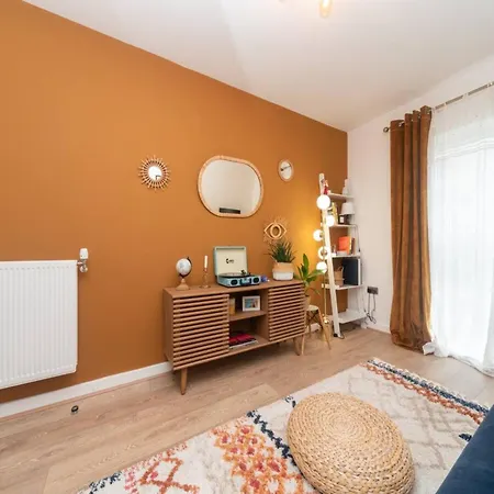 Apartment Pass The Keys Stunning And Stylish Flat Mins From *