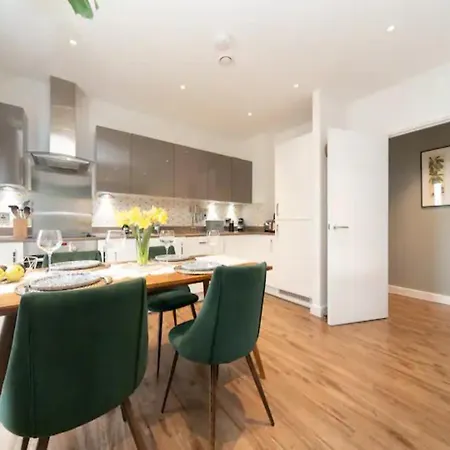 Apartment Pass The Keys Stunning And Stylish Flat Mins From