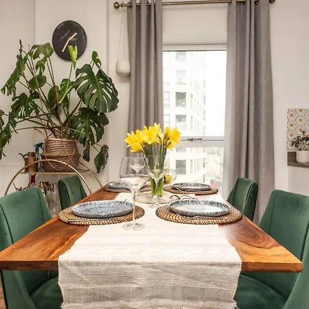 Pass The Keys Stunning And Stylish Flat Mins From London