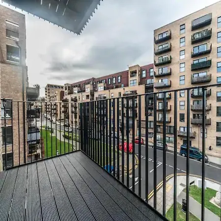 Apartment Pass The Keys Stunning And Stylish Flat Mins From *