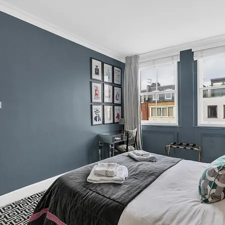 Chelsea Apartment *