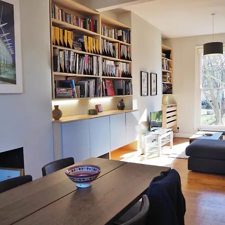 Stunning House Overlooking Local Park London