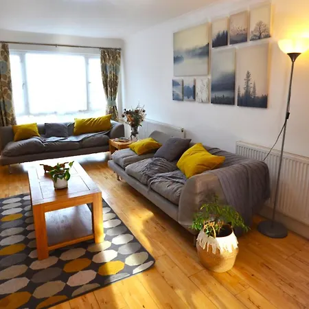Apartment 3 Bed House In - Great For Longer London Borough of Croydon