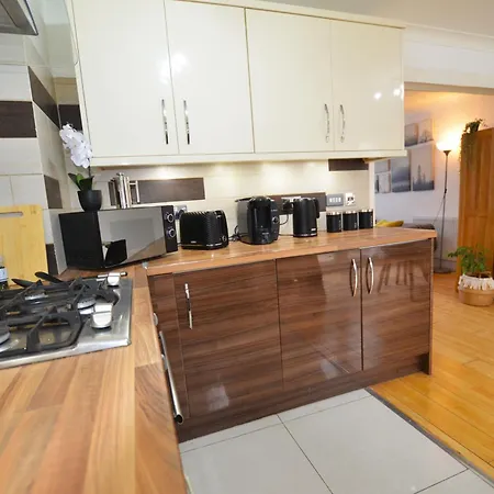 3 Bed House In - Great For Longer Apartment Croydon