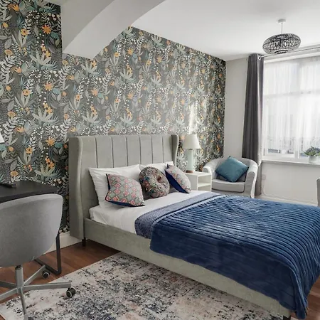 Place To In Longbridge * Barking (Greater London)