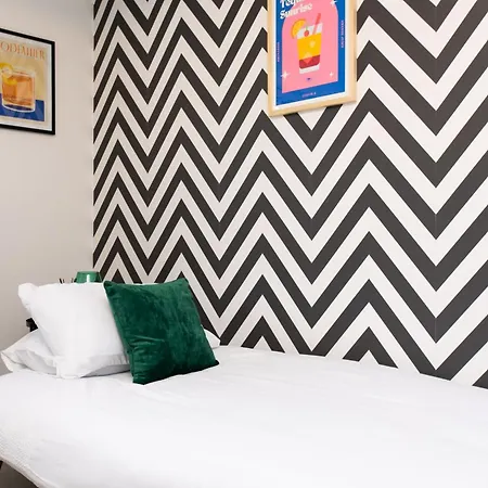 Apartment Modern Flat - Sleeps 3 - London