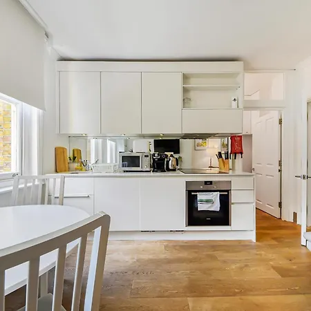 Apartment Modern One Bedroom In Fitzrovia,