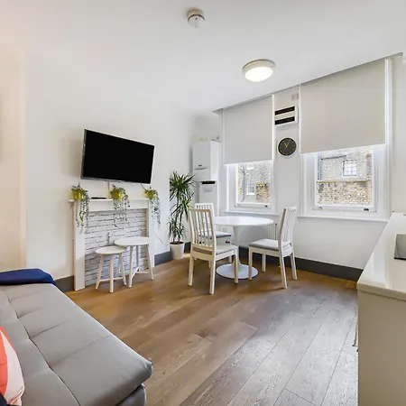 Modern One Bedroom In Fitzrovia, Apartment London