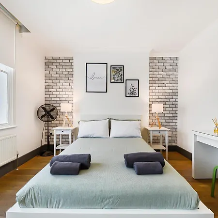 Modern One Bedroom In Fitzrovia, London