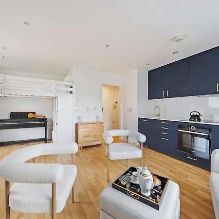 Stylish Central Bolthole London