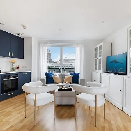 Stylish Central Bolthole Apartment