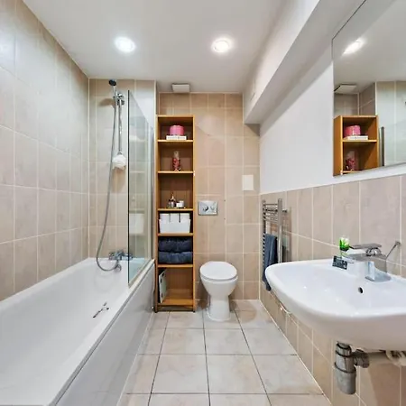 Stylish Central Bolthole