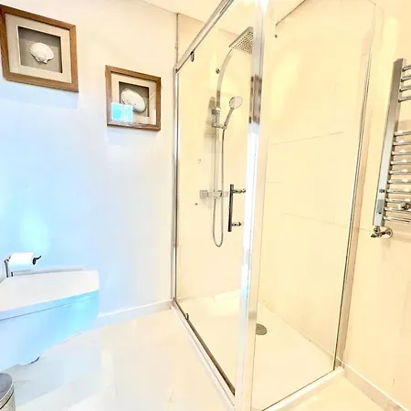 Apartment Stylish 2br Designer Flat Holland Park