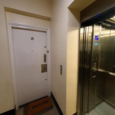Shepherds Bush Superior Apartment, Center London! Apartment