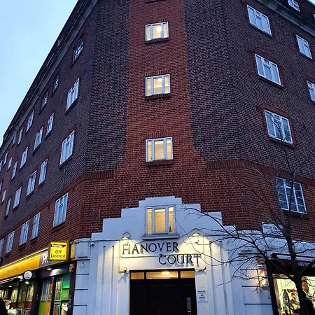 Shepherds Bush Superior Apartment, Center London! London