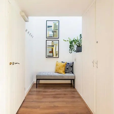 Arcore Premium Golden Square Apartment