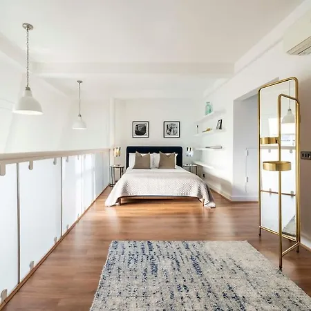 Apartment Arcore Premium Golden Square London