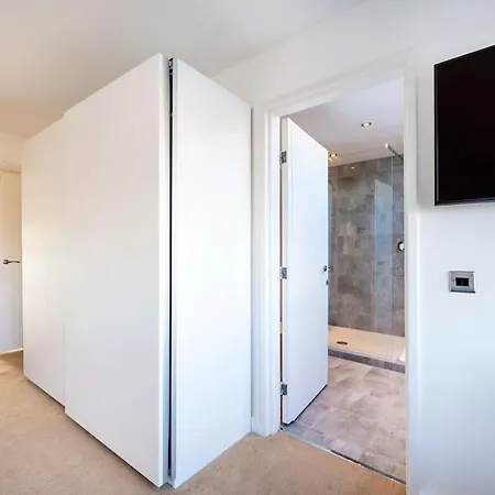 Arcore Premium Golden Square Apartment *