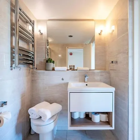 Arcore Premium Golden Square Apartment London