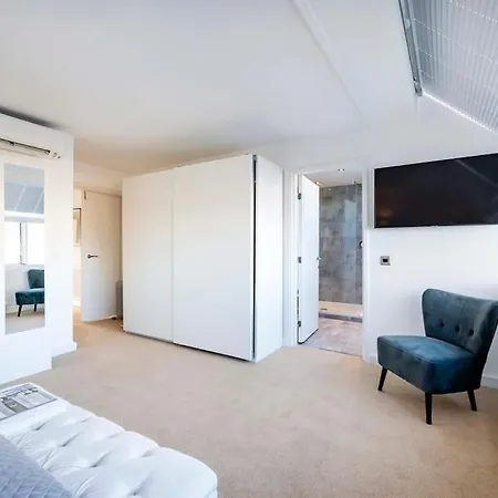 Arcore Premium Golden Square Apartment *
