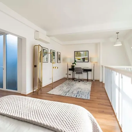 Apartment Arcore Premium Golden Square