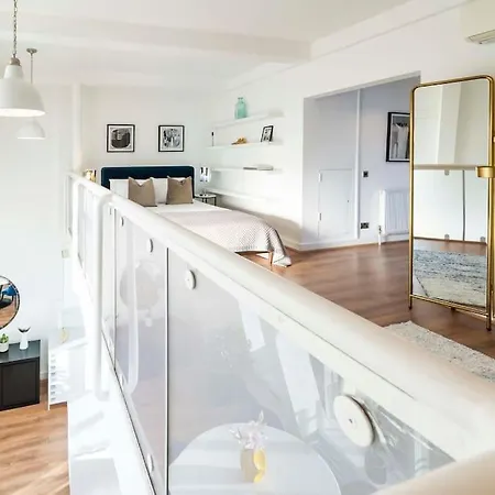 Apartment Arcore Premium Golden Square *