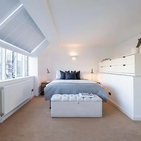 Apartment Arcore Premium Golden Square London
