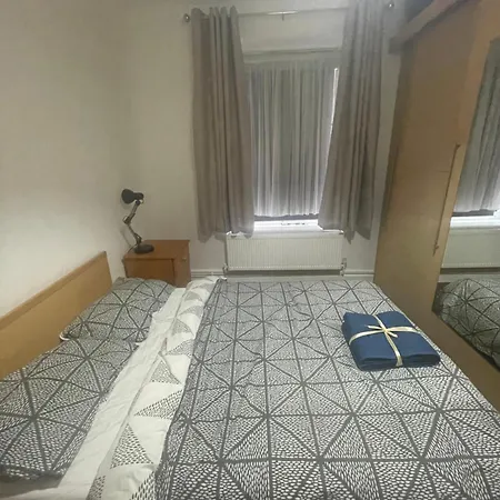 Super Streatham Homestay *