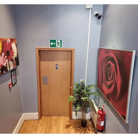 Fg1- Ground Flr Flat Good For 4- Near Hyde Park Apartment