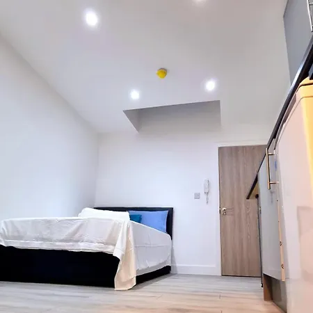 Apartment Brand New Collection Of Close To Tube Station