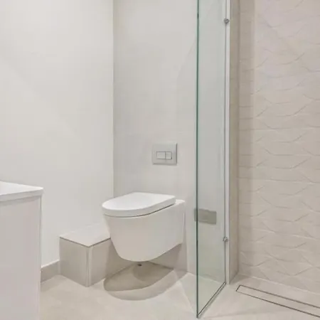 Modern Majesty 3 Bed 3 Bath House In Holiday home *