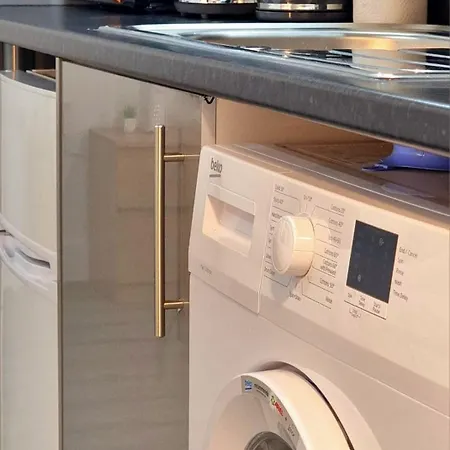 Apartment Brand New Collection Of Close To Tube Station London