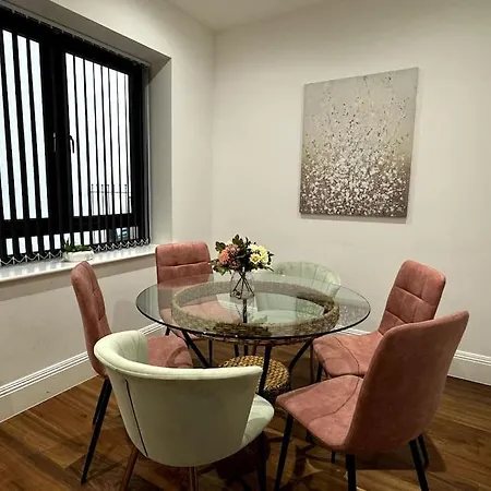 Holiday home Modern Majesty 3 Bed 3 Bath House In *