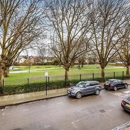Holiday home Modern Majesty 3 Bed 3 Bath House In London