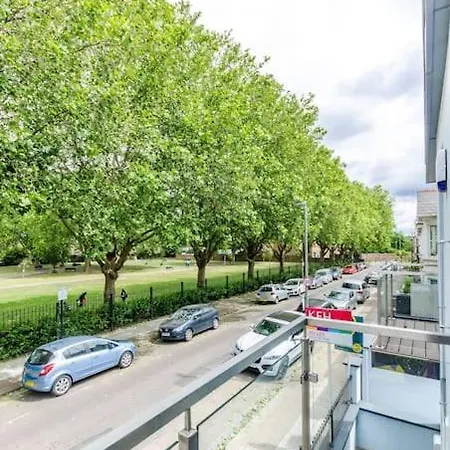 Modern Majesty 3 Bed 3 Bath House In *