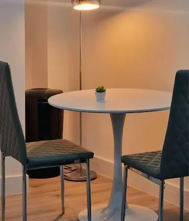 Brand New Collection Of Close To Tube Station Apartment