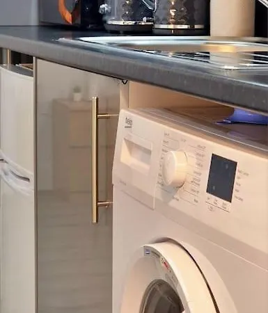 Apartment Brand New Collection Of Close To Tube Station