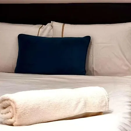 Apartment Brand New Collection Of Close To Tube Station *