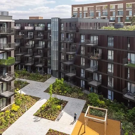 Luxury Heathrow 2 Bedroom New Build * Hayes (Greater London)