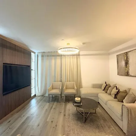 Luxury Heathrow 2 Bedroom New Build * Hayes (Greater London)
