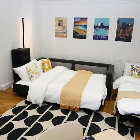 아파트 New Luxury In Location Next To Shops, Cafes, Bars & Metro