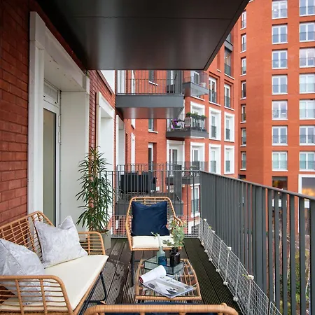 Luxury 2bed:prime Location, Min 2 Main Attractions Apartment
