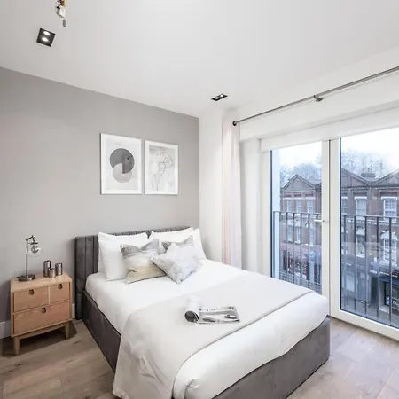 Luxury 2bed:prime Location, Min 2 Main Attractions *