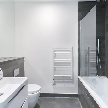 The Vale - Luxury Apartment London