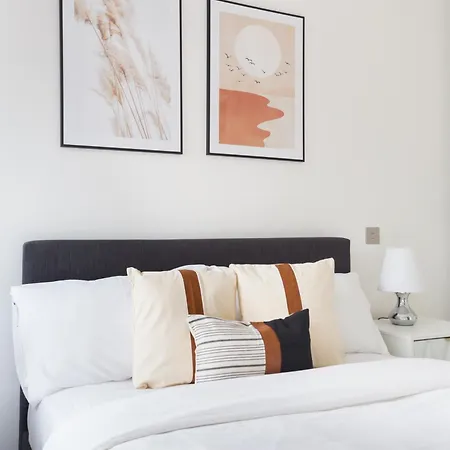 The Vale - Luxury Apartment London