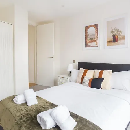 The Vale - Luxury * London
