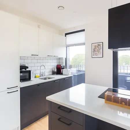 The Vale - Luxury Apartment *