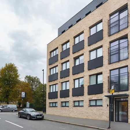 Apartment The Vale - Luxury London