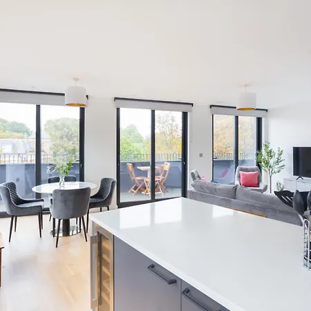 The Vale - Luxury Apartment