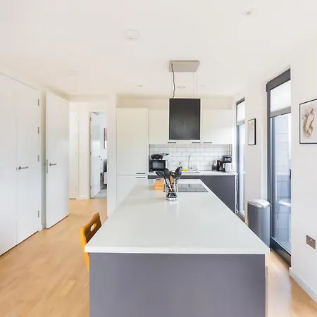 The Vale - Luxury Apartment *